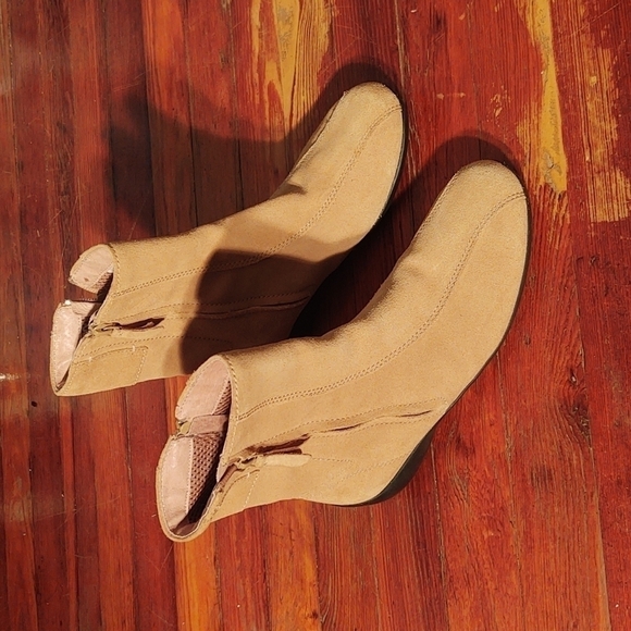 Lands' End Light Brown Suede Leather Zip High Ankle Boots Size 6.5 - Picture 1 of 9